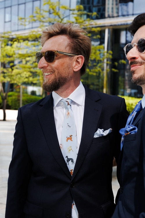 loani_krawat_blekit_charty