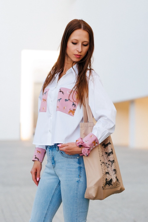 koszula_damska_biala_w_charty