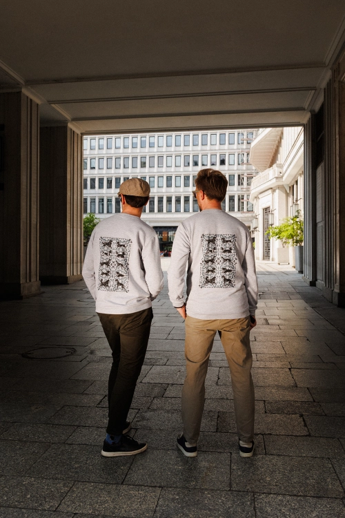 grafika_w_psy_plecy_bluza