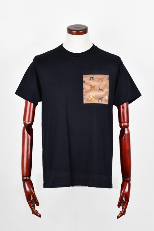 t_shirt_czarny_charty_karmalowy