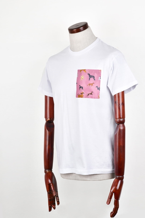 t_shirt_bialy_charty_roz