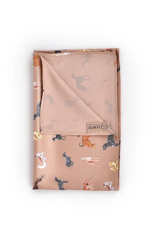 loani_apaszka_karmel_charty