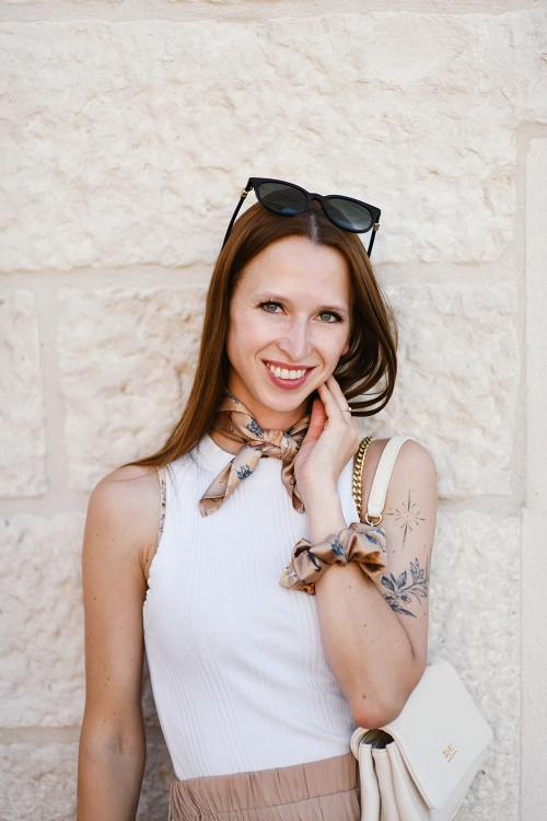 stylizacja_apaszka_karmel_charty